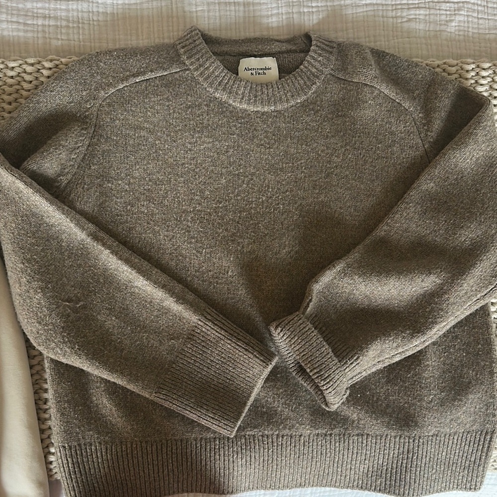 Abercrombie and fitch sweater